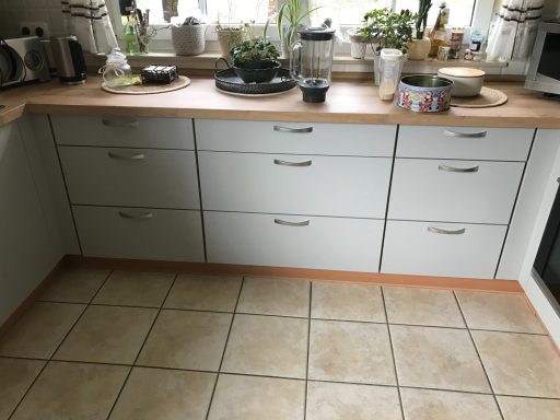Neue Front im neuen Glanz